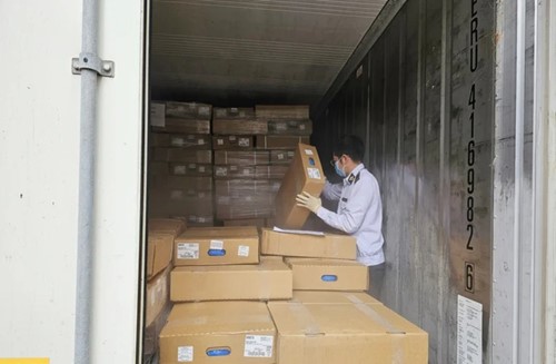 Lấy mẫu kiểm dịch động vật nhập khẩu